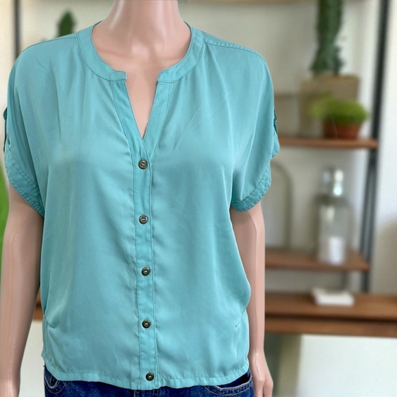 Xhilaration Seafoam Green Cold Shoulder Short Sleeve Top - Picture 7 of 16